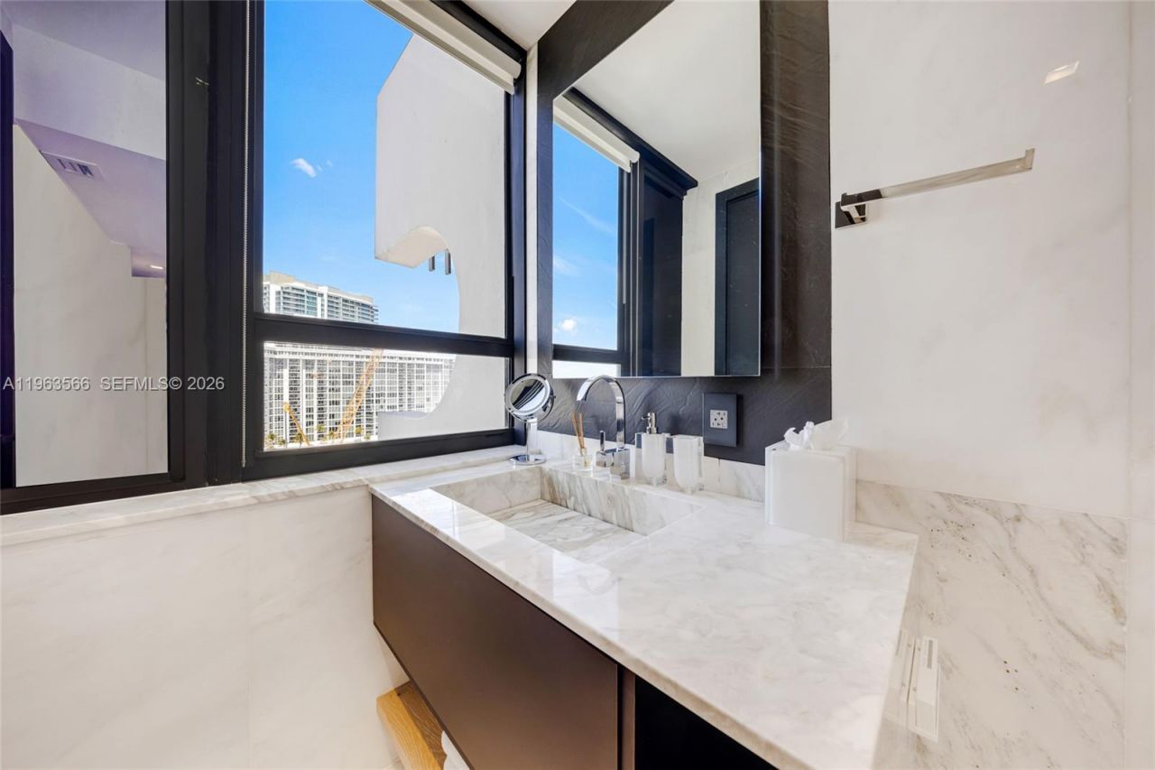 10205 Collins Ave, Unit 1002, Bal Harbour, FL 33154 Photo