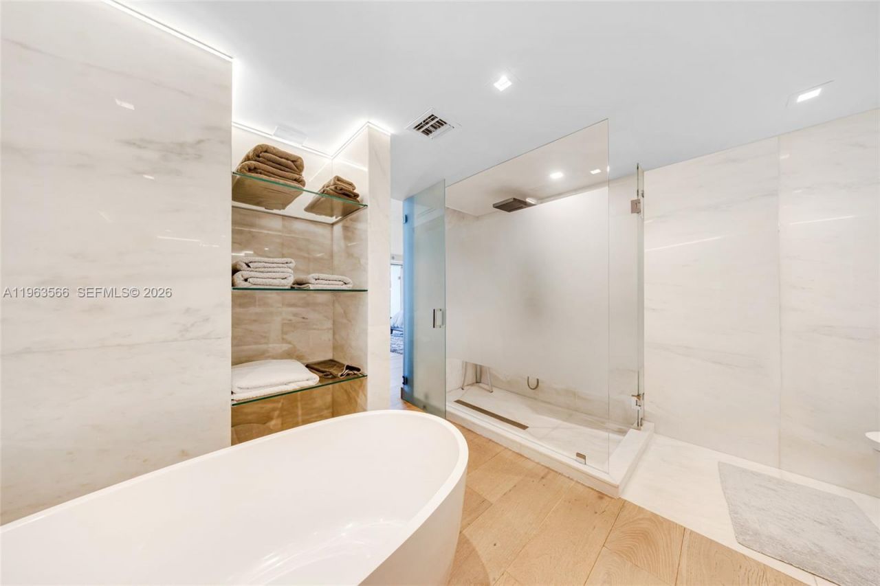 10205 Collins Ave, Unit 1002, Bal Harbour, FL 33154 Photo