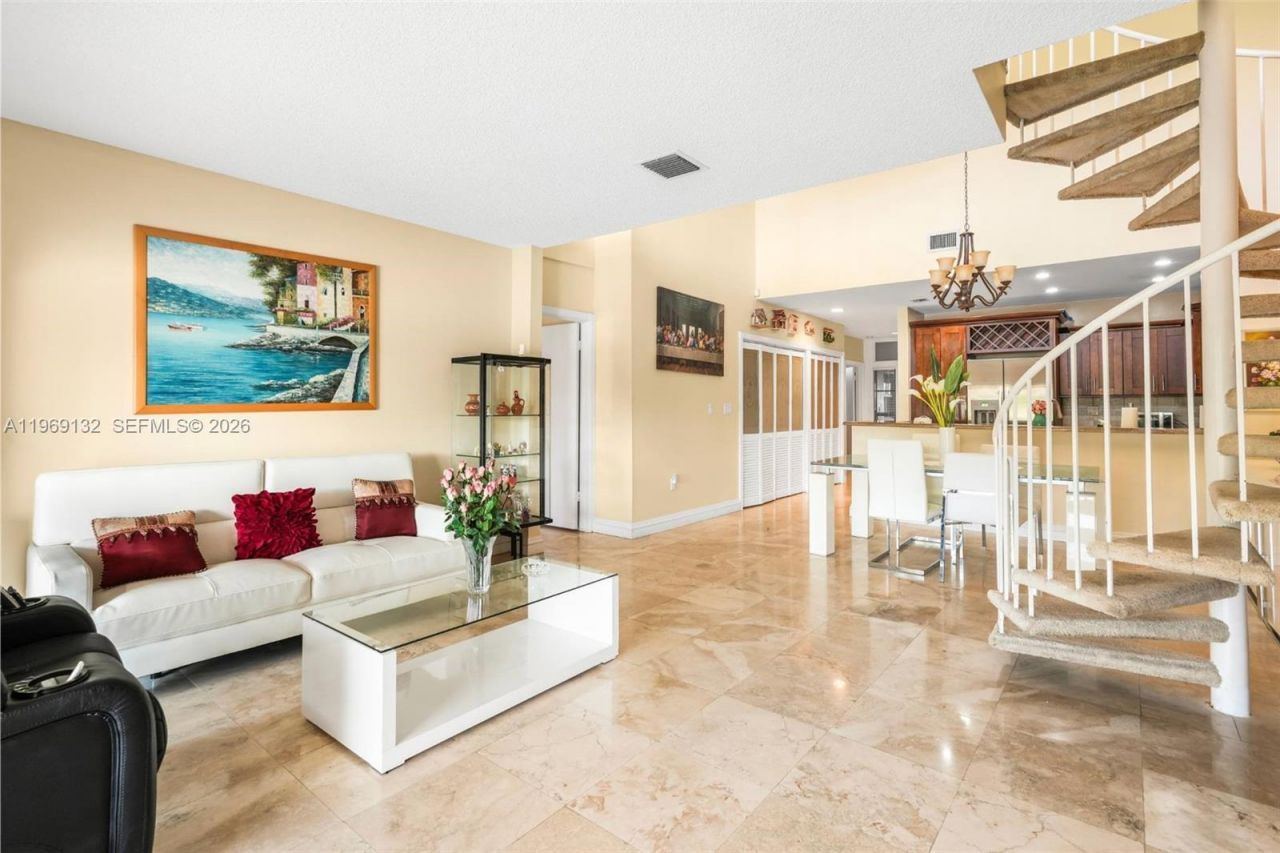 14842 Breckness Pl, Miami Lakes, FL 33016 Photo