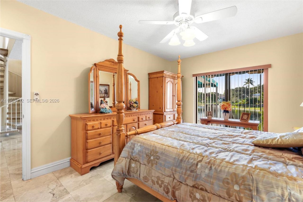 14842 Breckness Pl, Miami Lakes, FL 33016 Photo