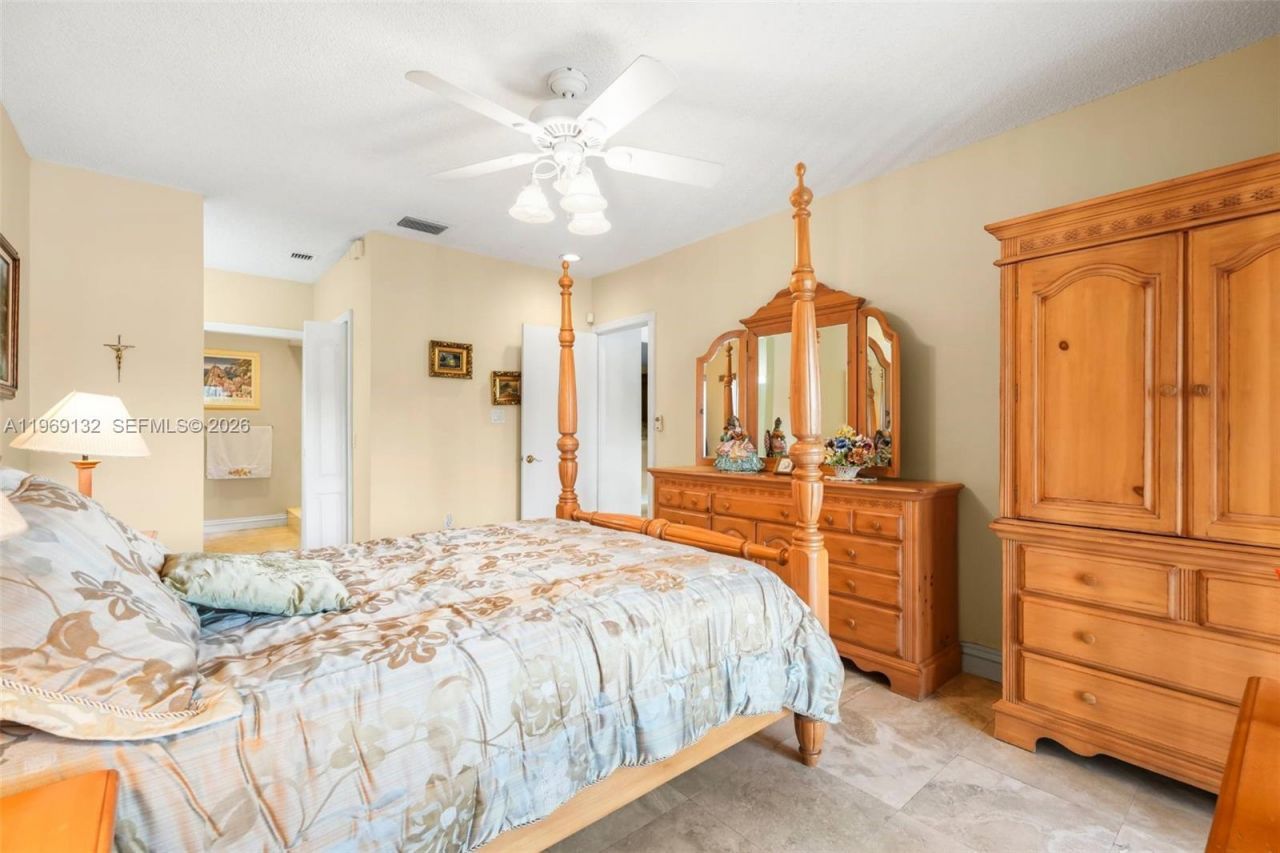 14842 Breckness Pl, Miami Lakes, FL 33016 Photo