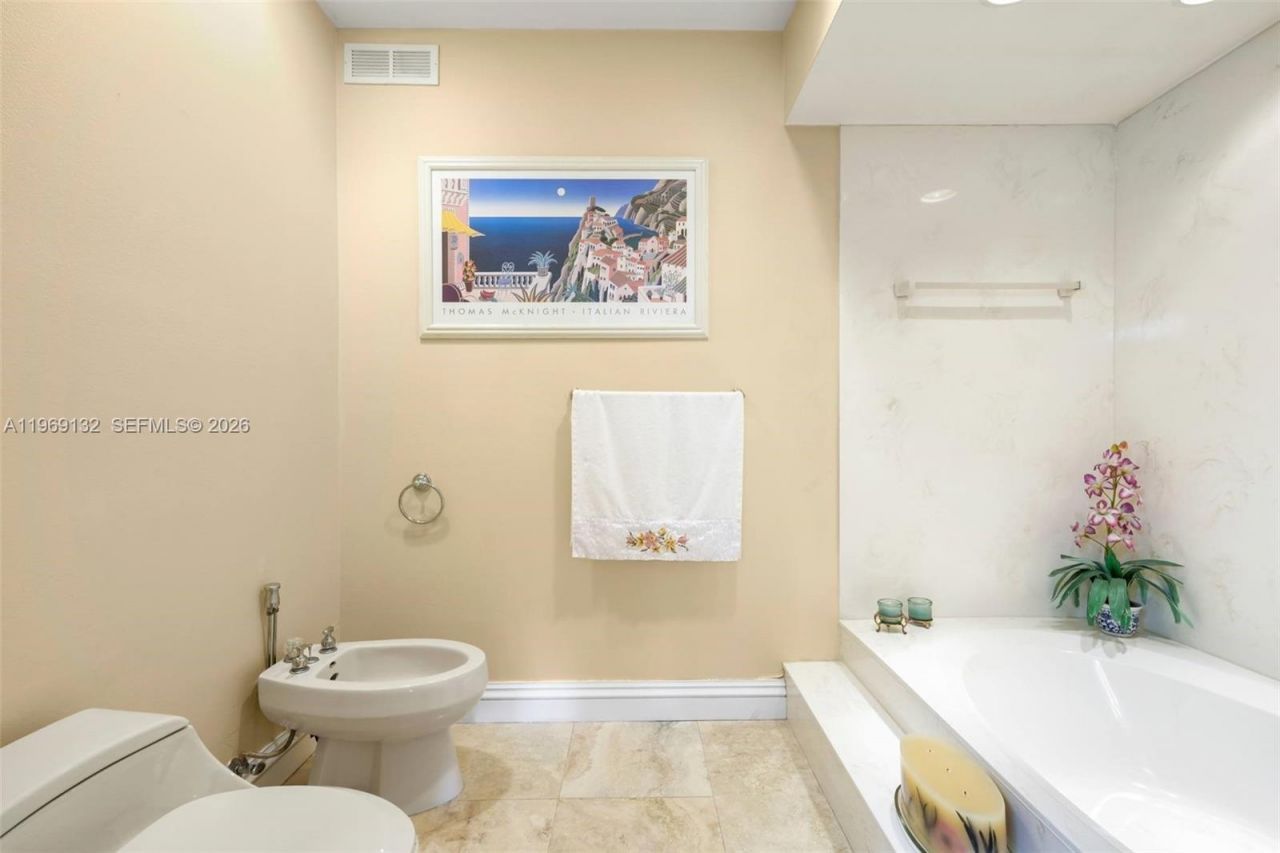 14842 Breckness Pl, Miami Lakes, FL 33016 Photo