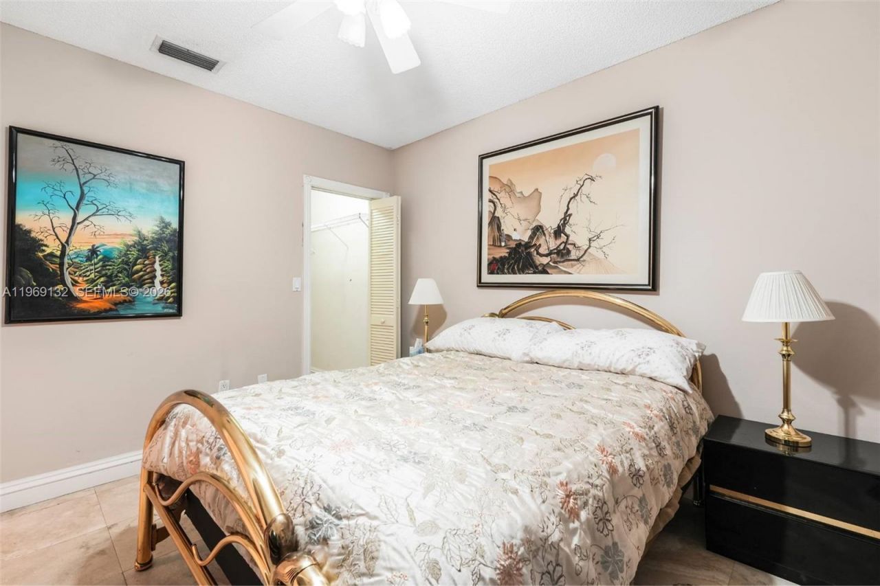 14842 Breckness Pl, Miami Lakes, FL 33016 Photo