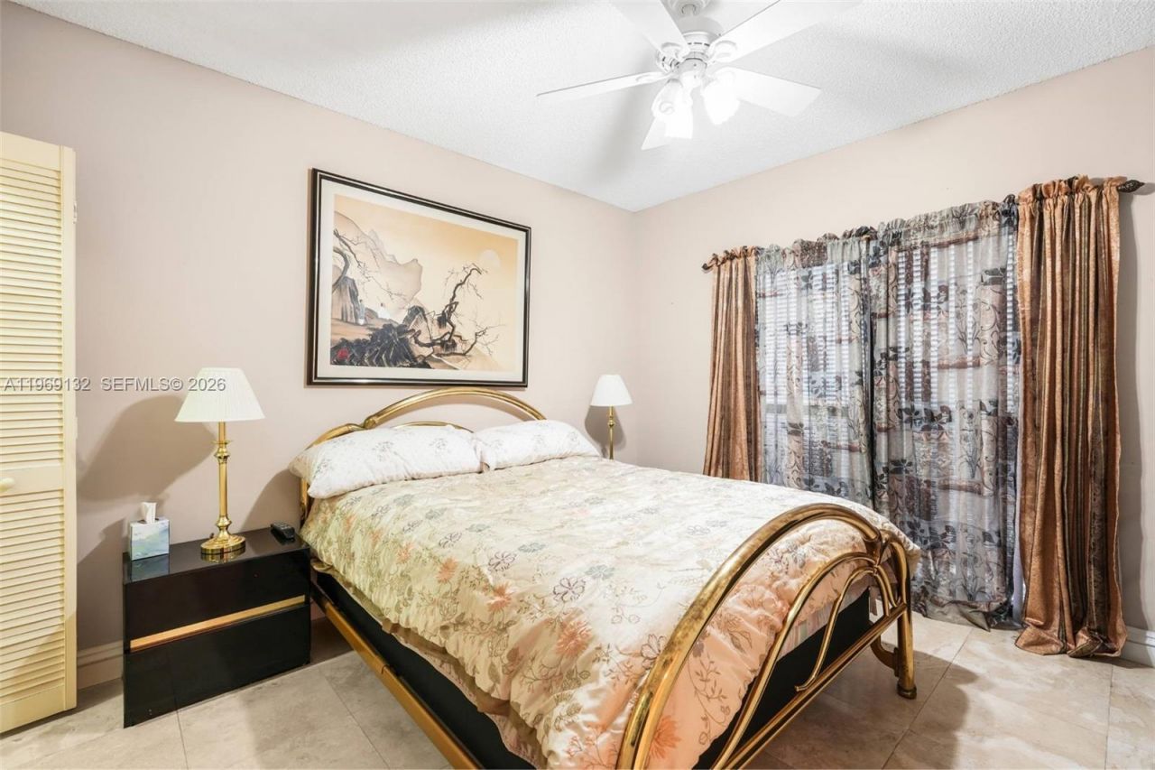 14842 Breckness Pl, Miami Lakes, FL 33016 Photo