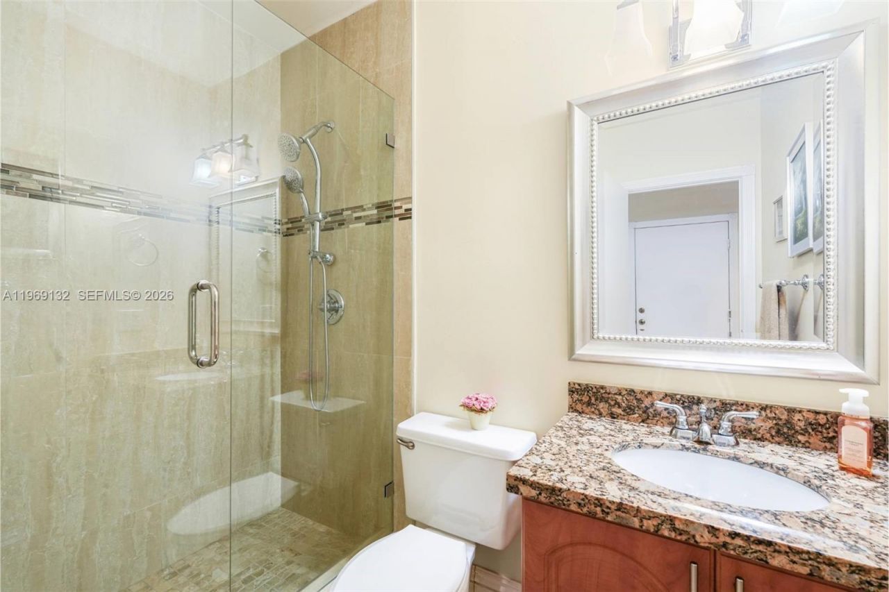 14842 Breckness Pl, Miami Lakes, FL 33016 Photo