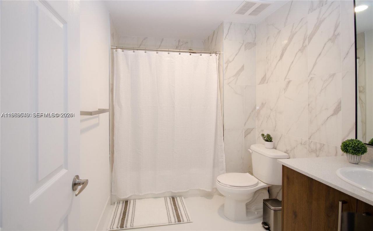 10950 NW 82nd St, Unit 204, Doral, FL 33178 Photo