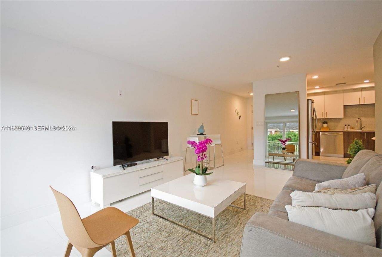 10950 NW 82nd St, Unit 204, Doral, FL 33178 Photo