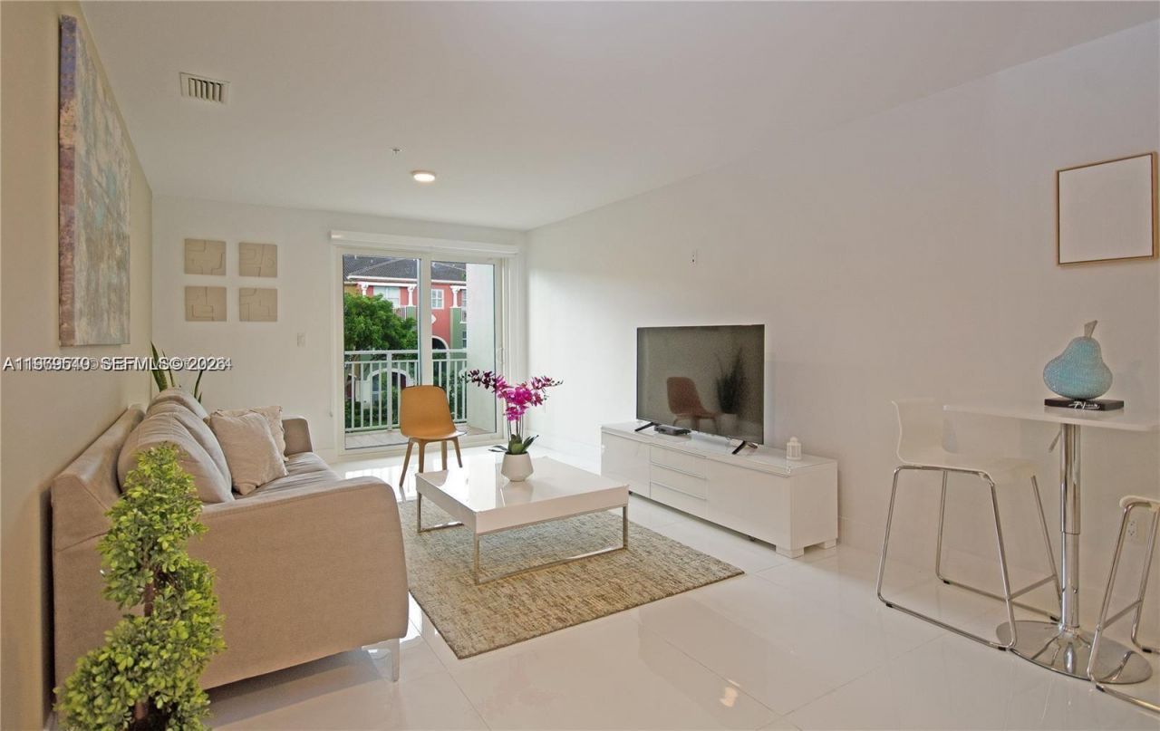 10950 NW 82nd St, Unit 204, Doral, FL 33178 Photo