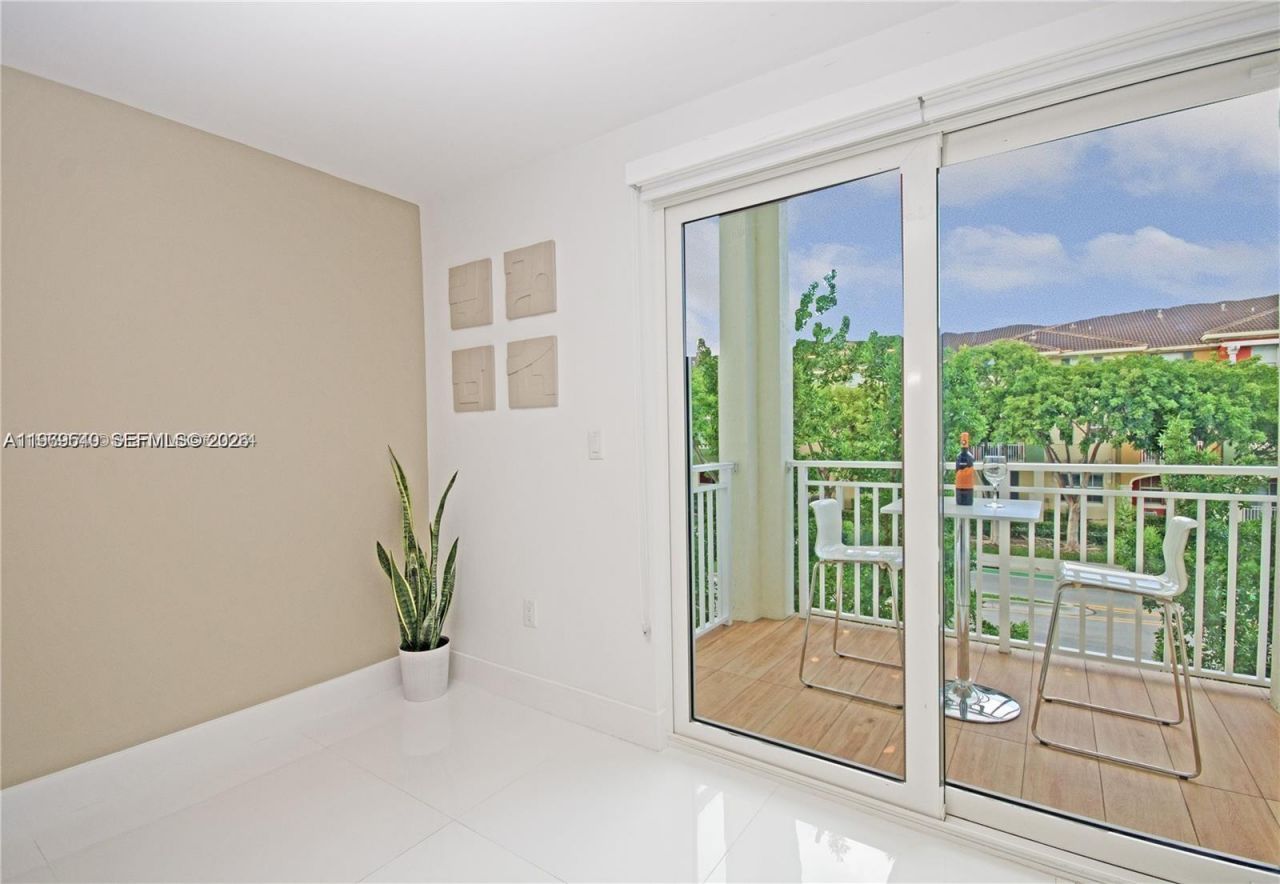 10950 NW 82nd St, Unit 204, Doral, FL 33178 Photo