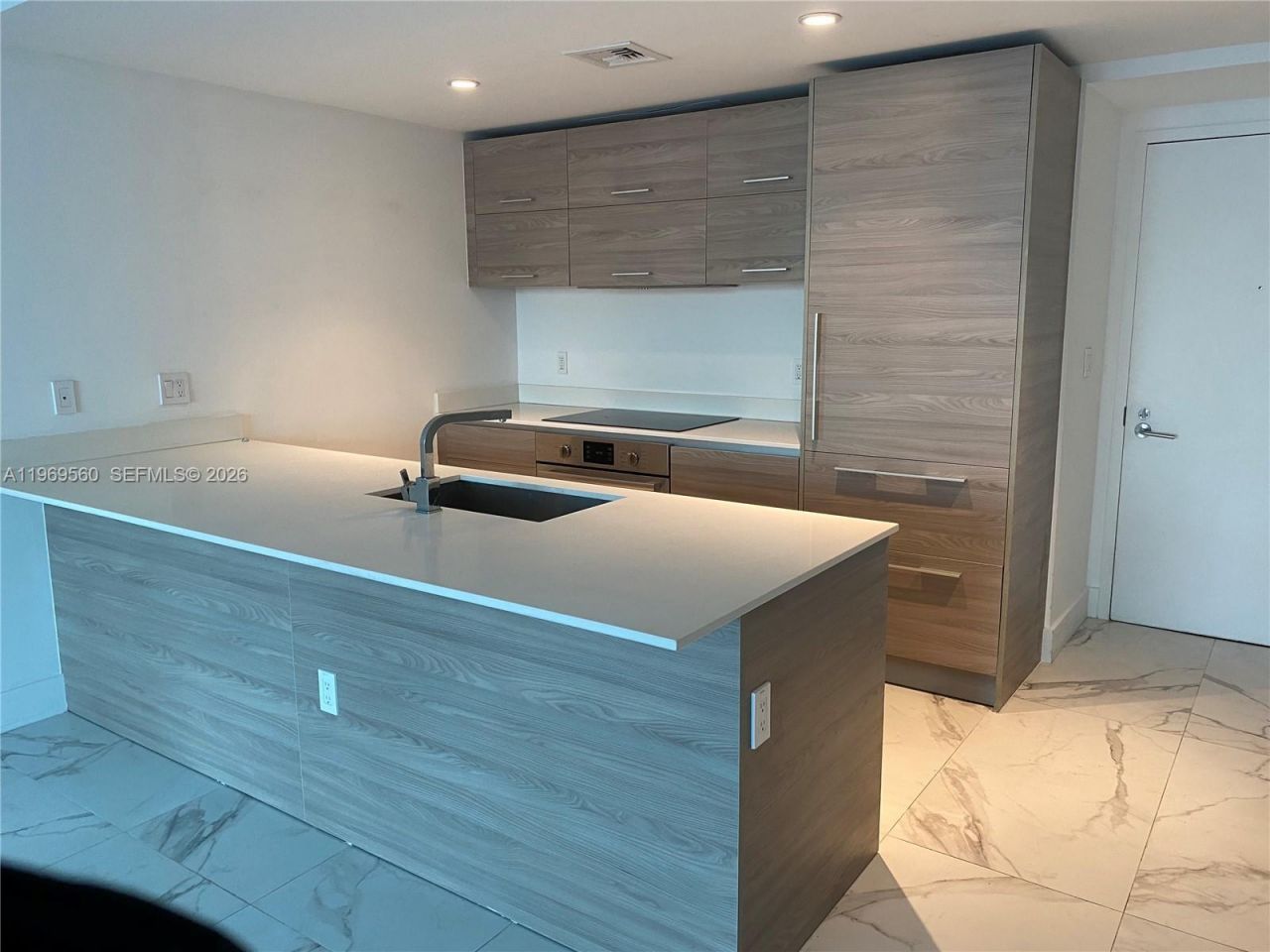 1300 S Miami Ave , Unit 3702, Miami, FL 33130 Photo