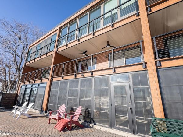 481 North Shore Dr, Unit 203, Clear Lake, IA 50428