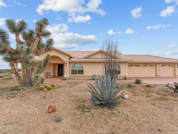 1315 N MULE DEER Trail, Wickenburg, AZ 85390