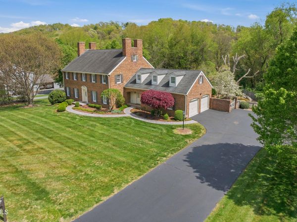 244 Roscommon Drive, Bristol, TN 37620