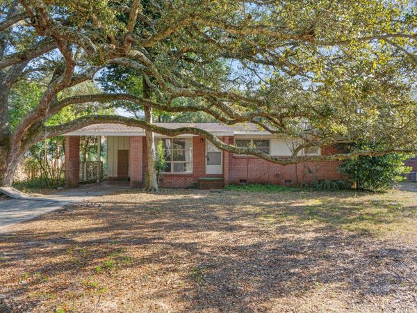 433 Montrose Boulevard, Gulf Breeze, FL 32561