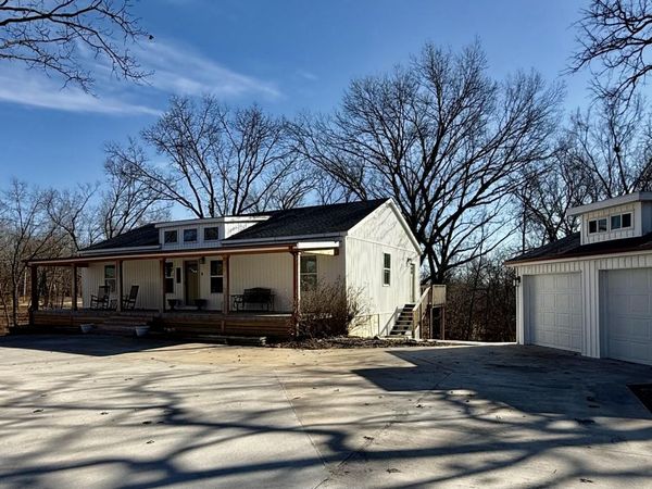 2010 Cherry Street , Seneca, MO 64865