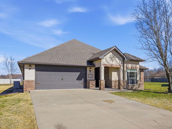 1513 Arthurs Court, Webb City, MO 64870