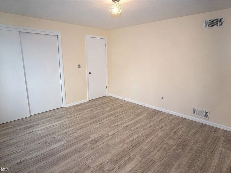 22121 River Oaks Drive, Unit E10, Rocky River, OH 44116 Photo 8