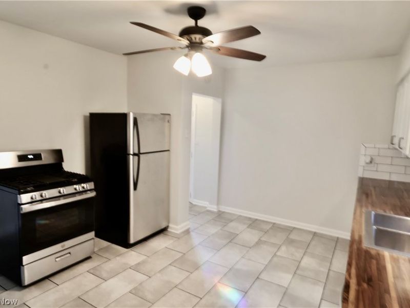 3346 W 59th Place, Cleveland, OH 44102 Photo 5