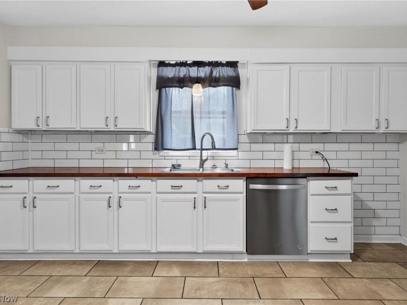 3346 W 59th Place, Cleveland, OH 44102 Photo 7
