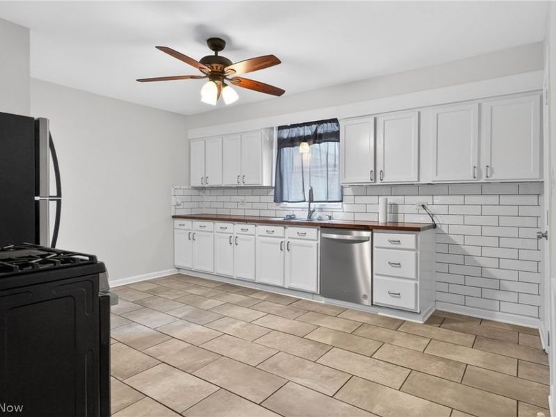 3346 W 59th Place, Cleveland, OH 44102 Photo 9