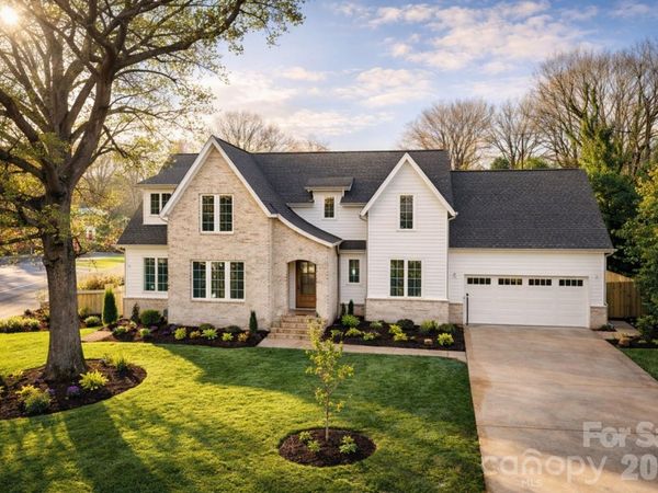 5876 Wedgewood Drive, Charlotte, NC 28210