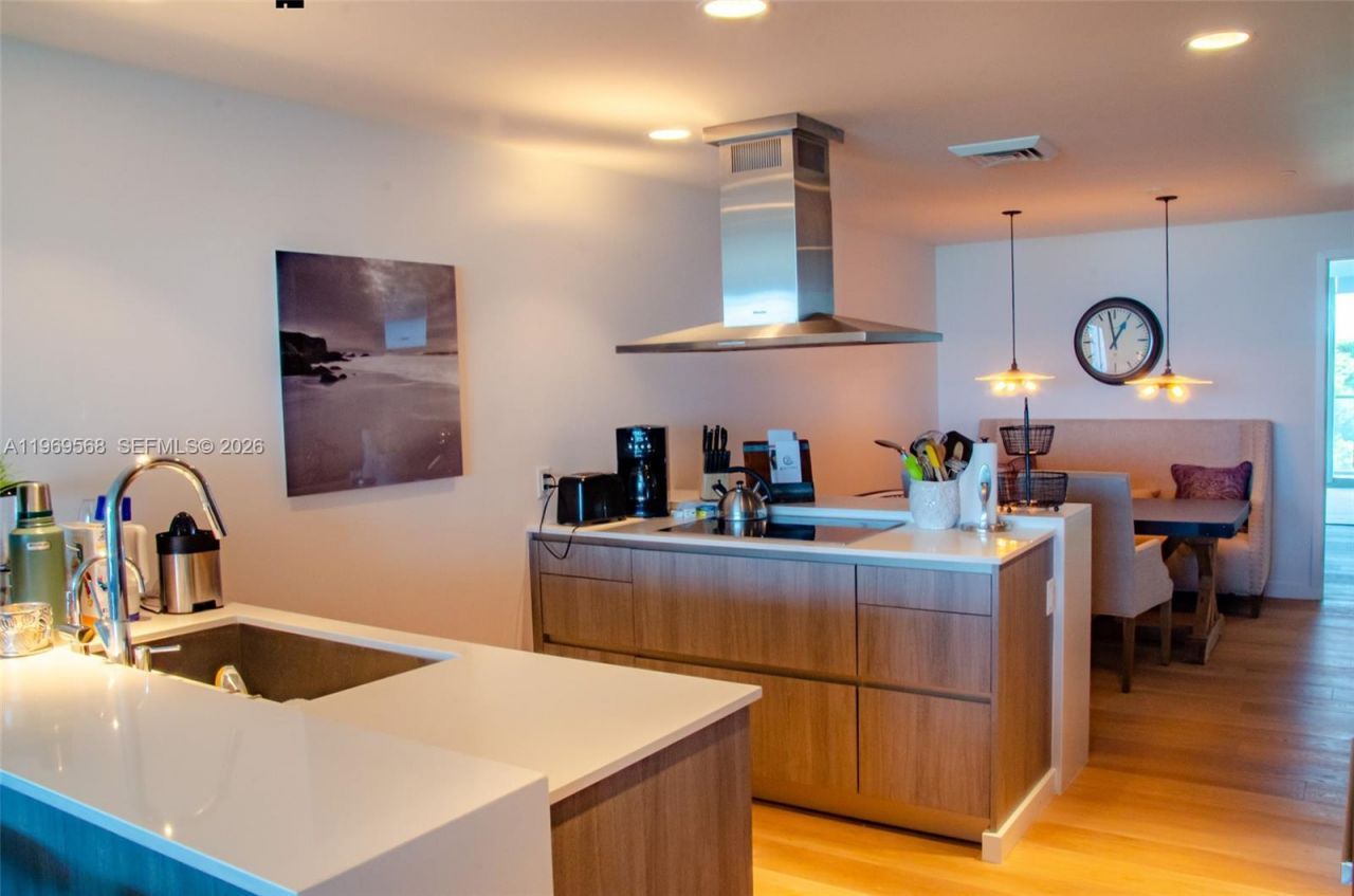 350 Ocean Dr, Unit 406N, Key Biscayne, FL 33149 Photo