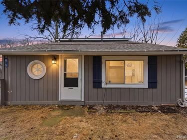 875 Scott Lake Road, Waterford Twp, MI 48328