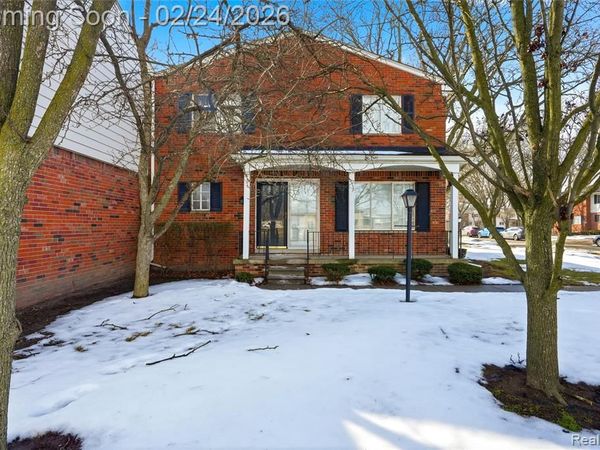 20648 Williamsburg Court, Harper Woods, MI 48225