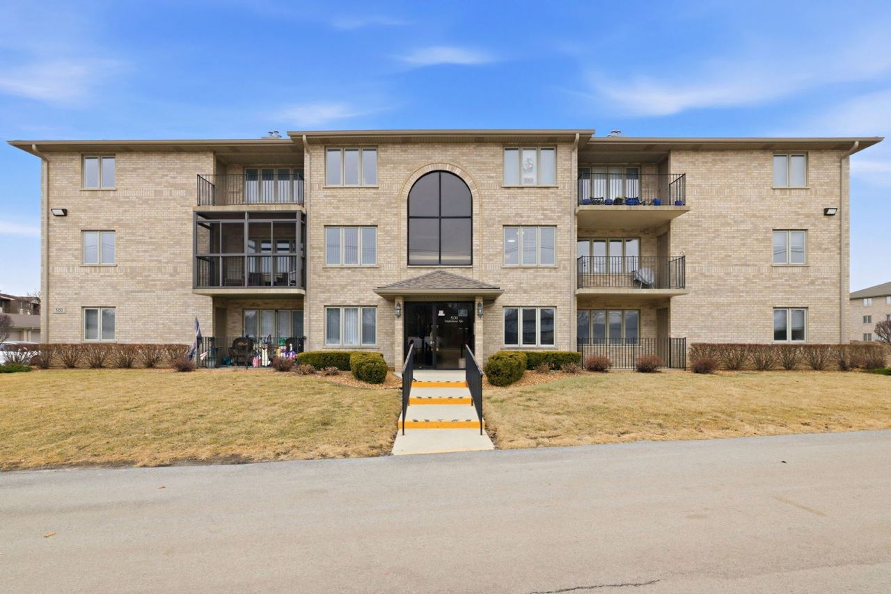 5130 Midlothian, Unit 1207, Crestwood, IL 60418 Main Photo