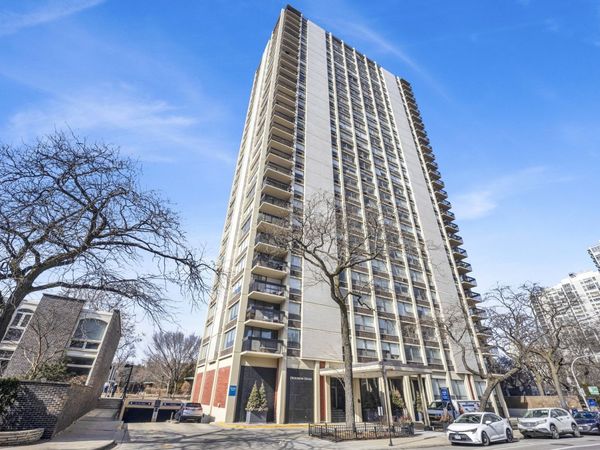 1355 N Sandburg Terrace, Unit 2306D, Chicago, IL 60610