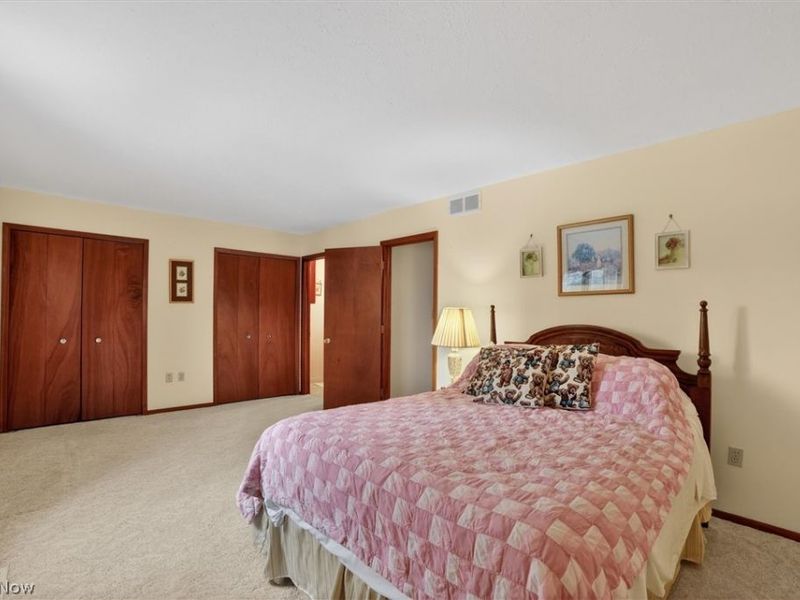 10024 Huntington Park Drive, Strongsville, OH 44136 Photo 16