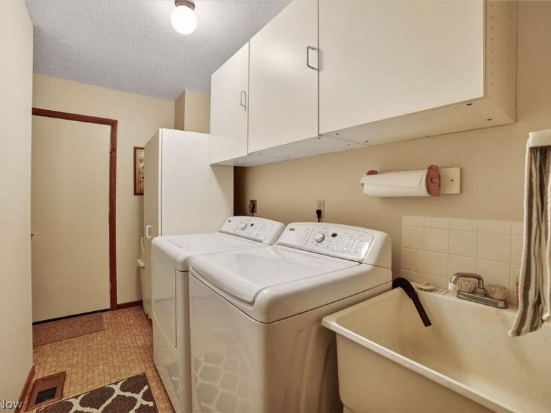 10024 Huntington Park Drive, Strongsville, OH 44136 Photo 24