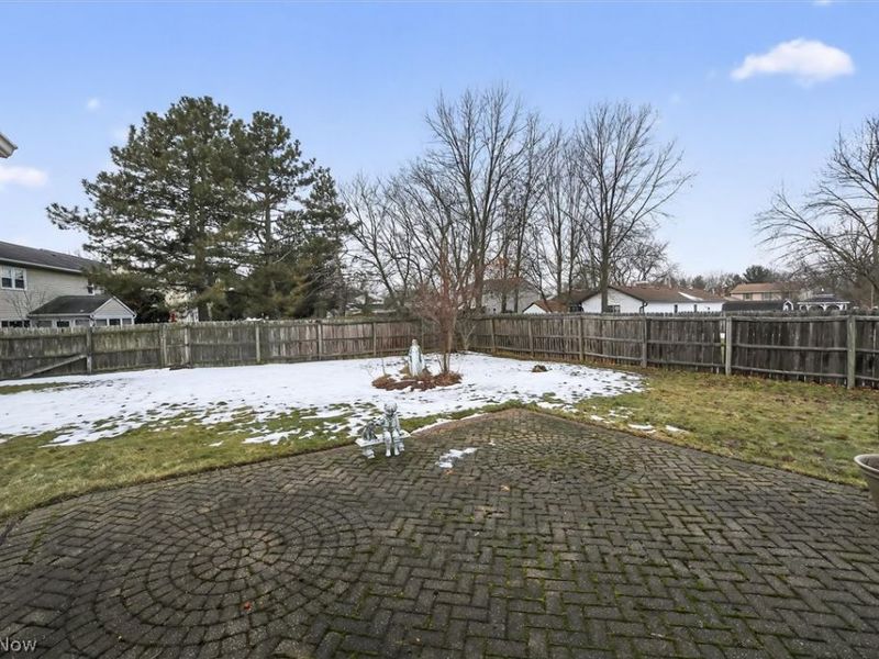 10024 Huntington Park Drive, Strongsville, OH 44136 Photo 34