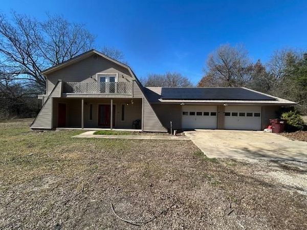214 Whispering Oaks Street, Tom Bean, TX 75491