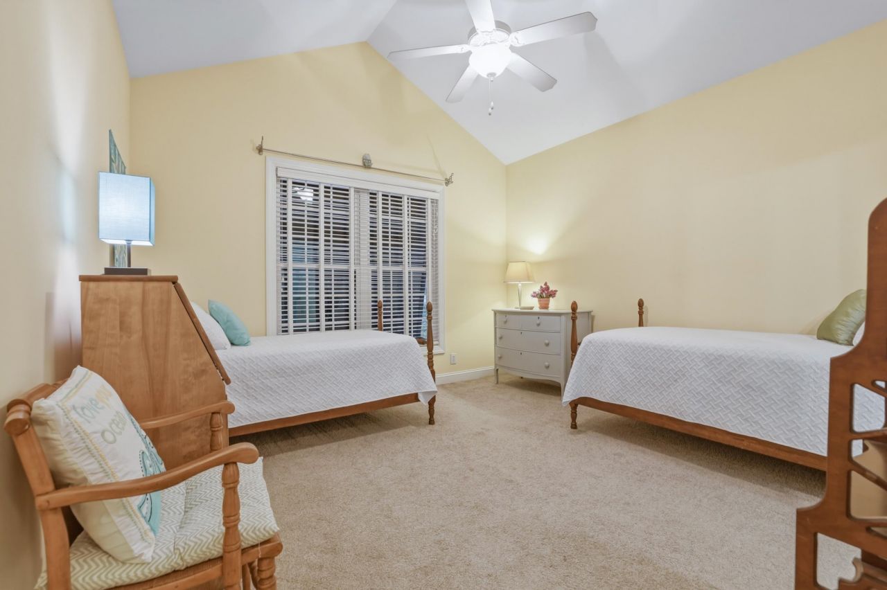 621 Whispering Pines Ct. Photo 35