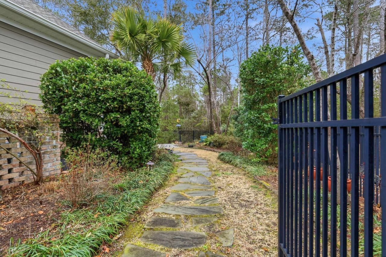 621 Whispering Pines Ct. Photo 49