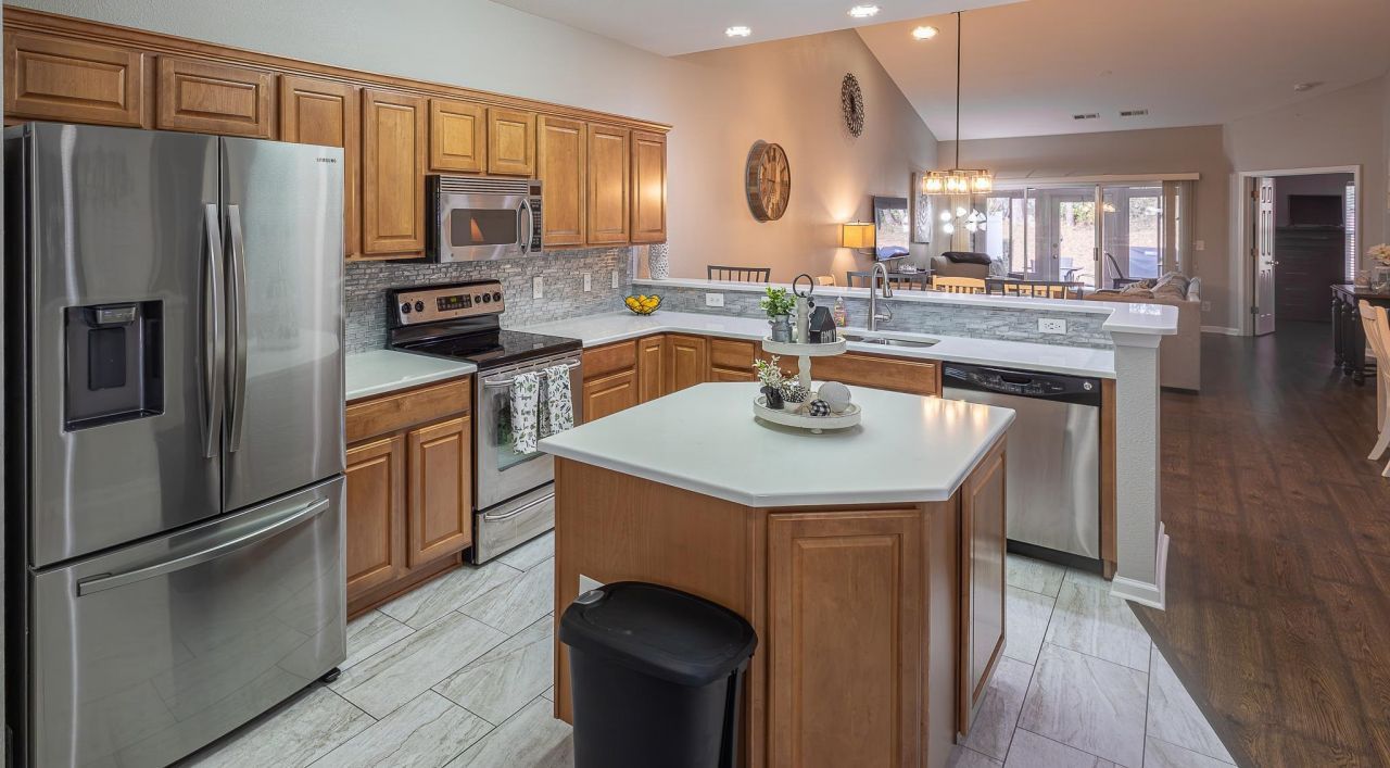 131 Chenoa Dr. Photo 12