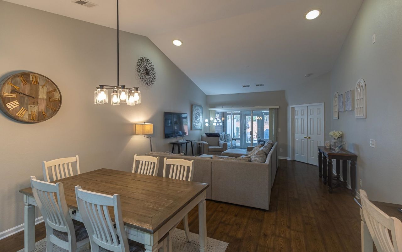 131 Chenoa Dr. Photo 6