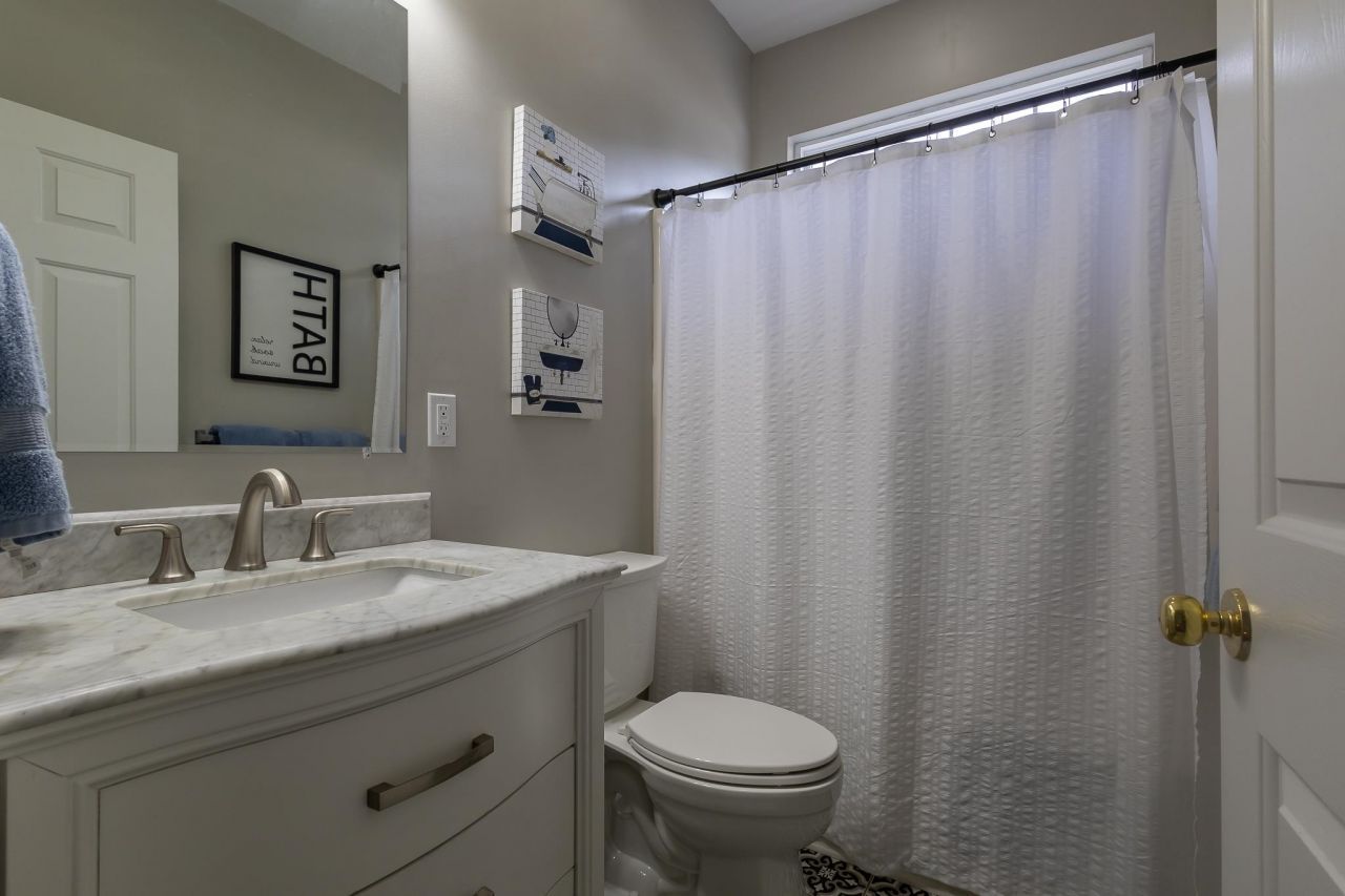 131 Chenoa Dr. Photo 9