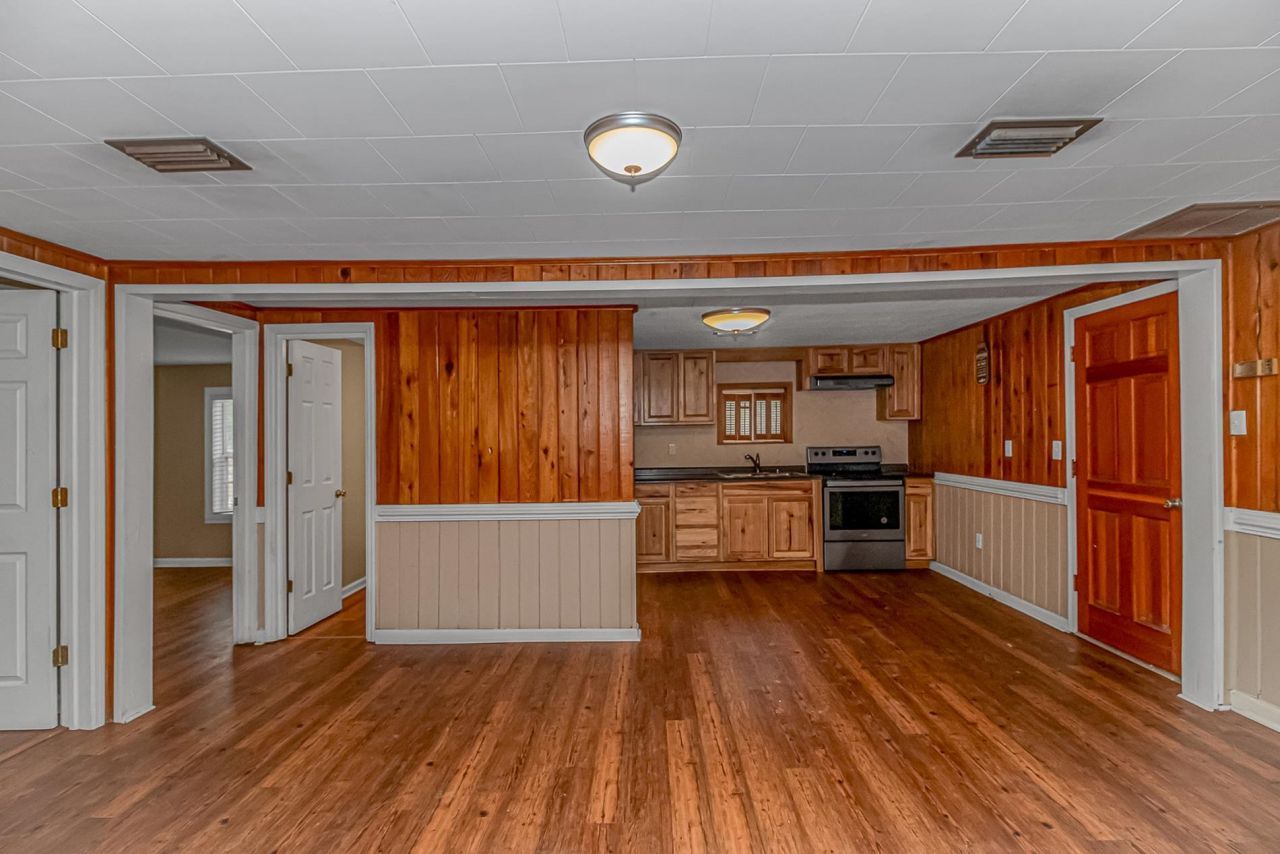 4247 Black Island Rd. Photo 10