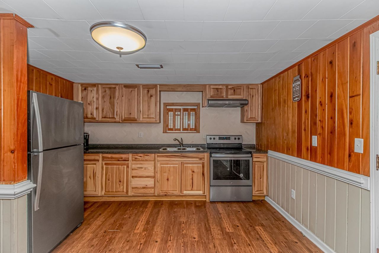 4247 Black Island Rd. Photo 11