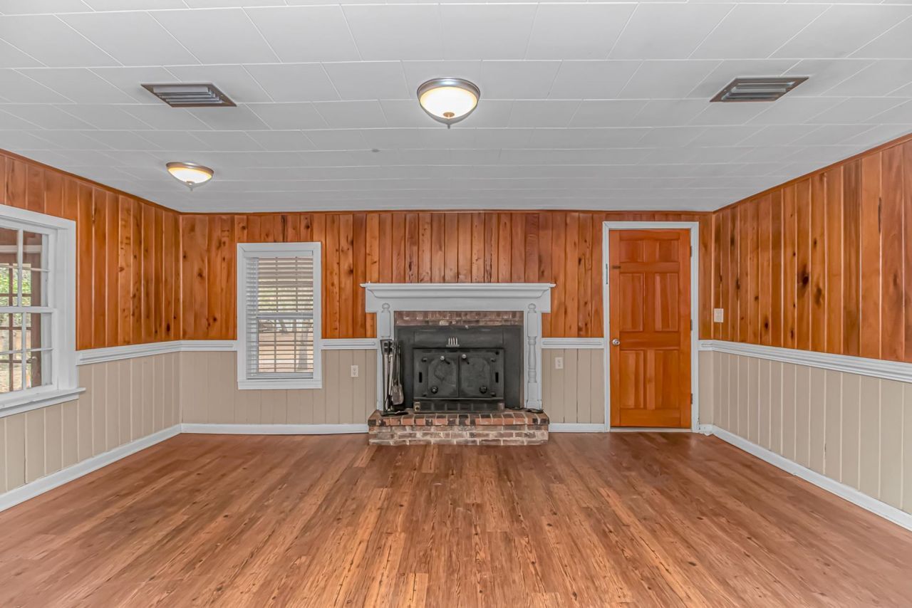 4247 Black Island Rd. Photo 8