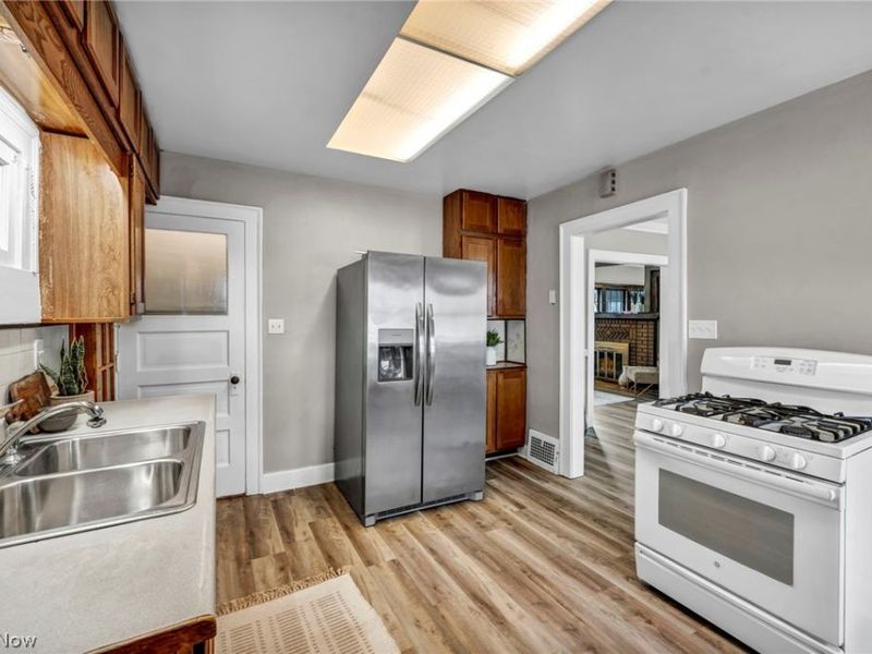 18405 Windward Road, Cleveland, OH 44119 Photo 20