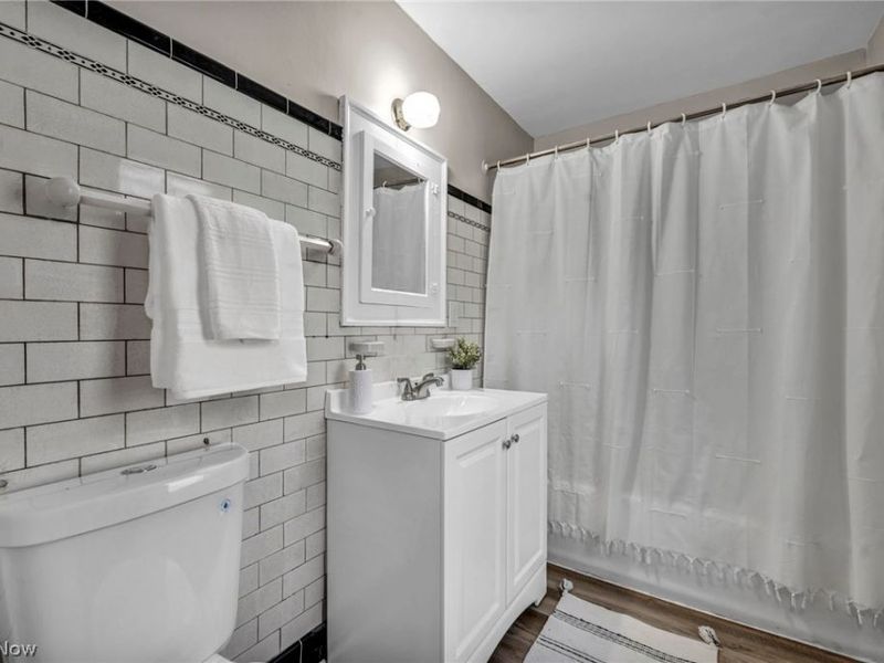 18405 Windward Road, Cleveland, OH 44119 Photo 23