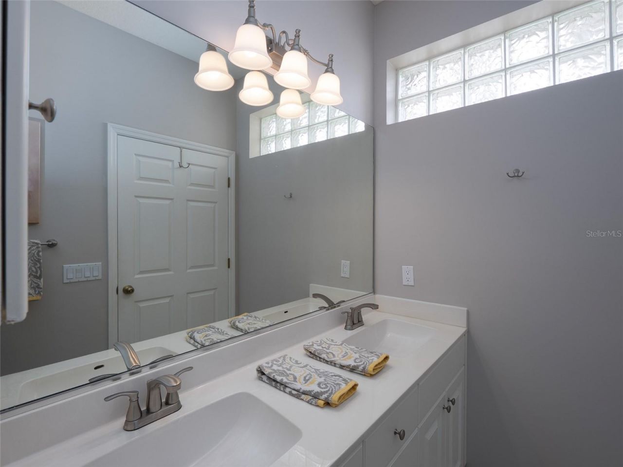 107 Woodbridge Drive, Unit 204, Venice, FL 34293 Photo
