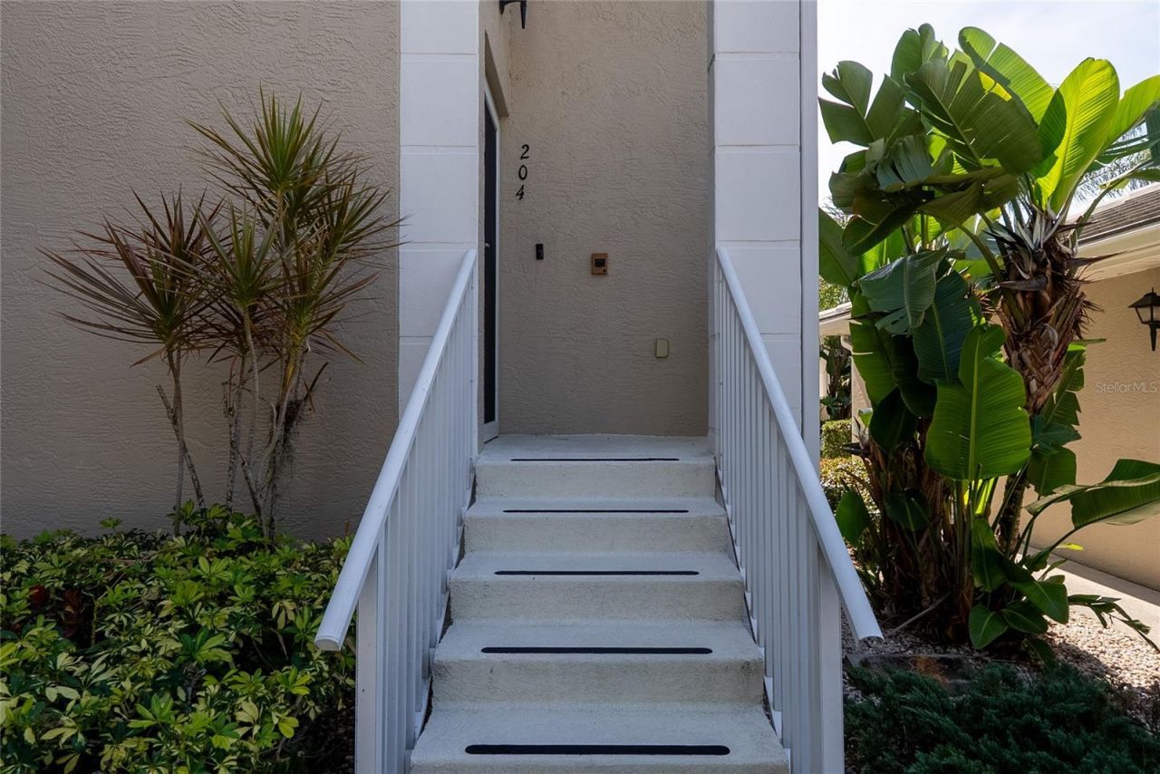 107 Woodbridge Drive, Unit 204, Venice, FL 34293 Photo