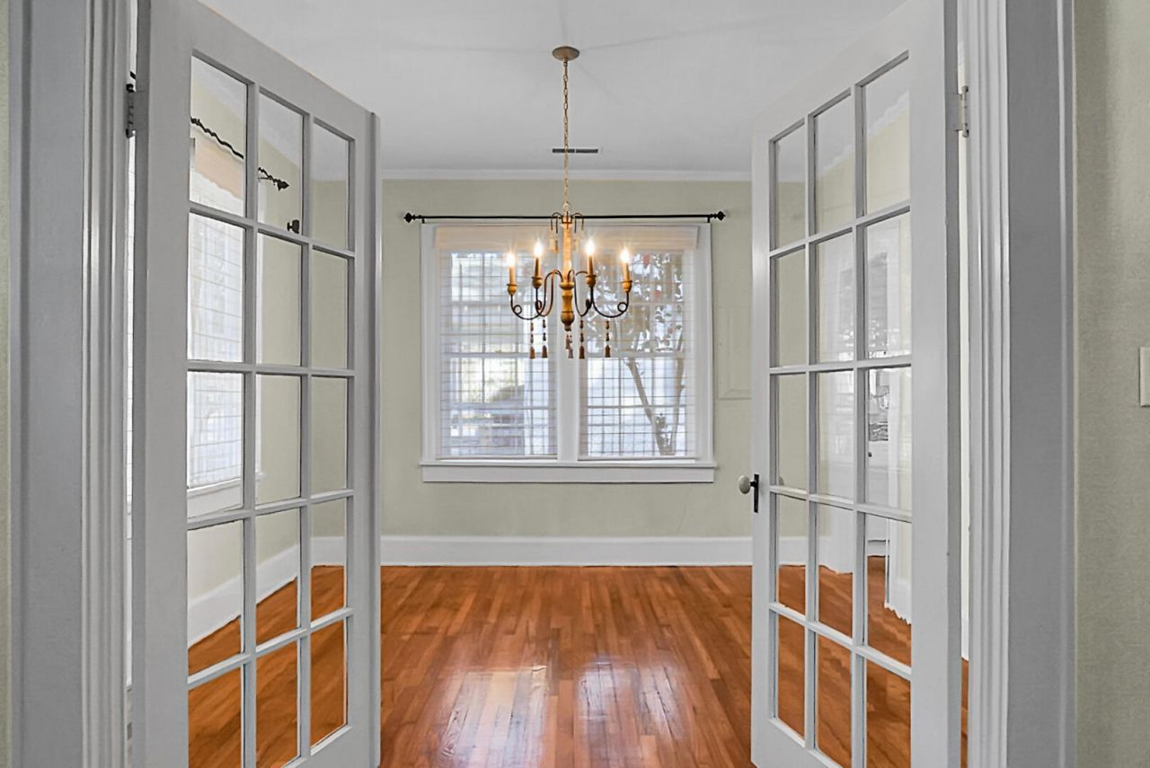 221 Brownlehe Street Photo 13