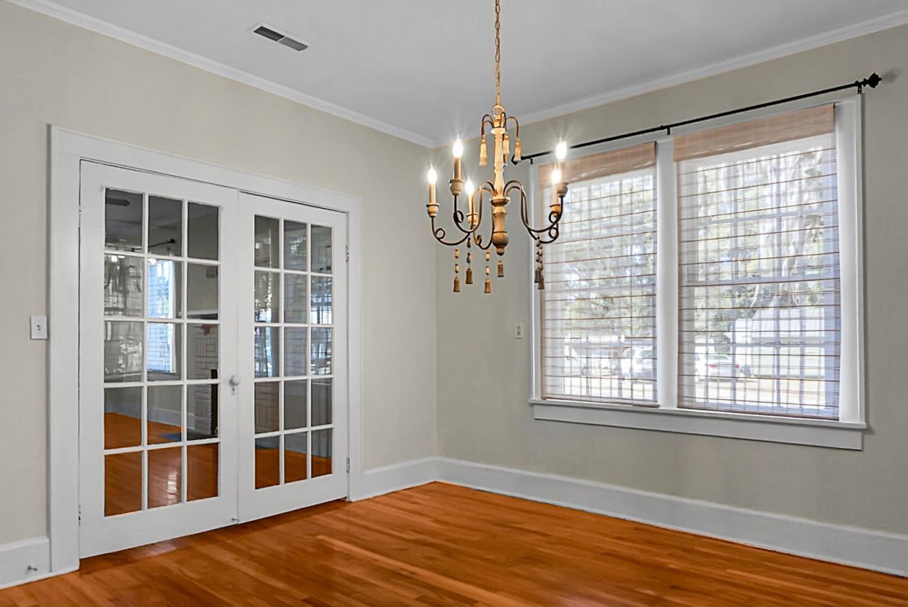 221 Brownlehe Street Photo 14