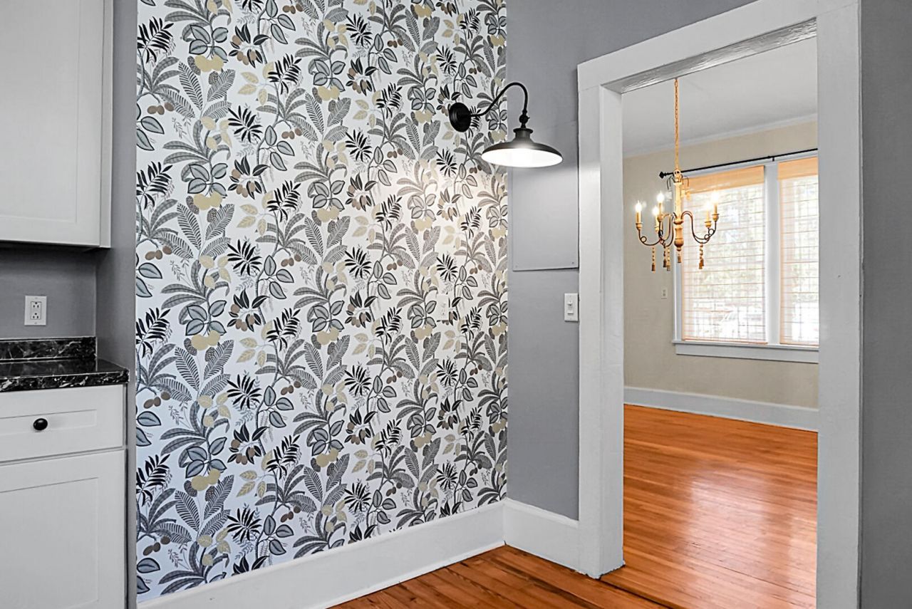 221 Brownlehe Street Photo 18