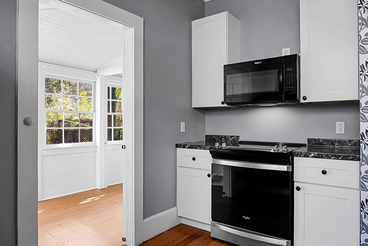 221 Brownlehe Street Photo 21